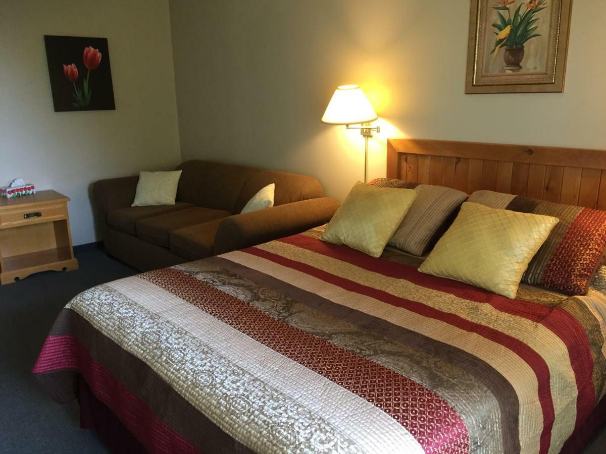 Hilton Beach Inn & Spa Thessalon Exterior foto